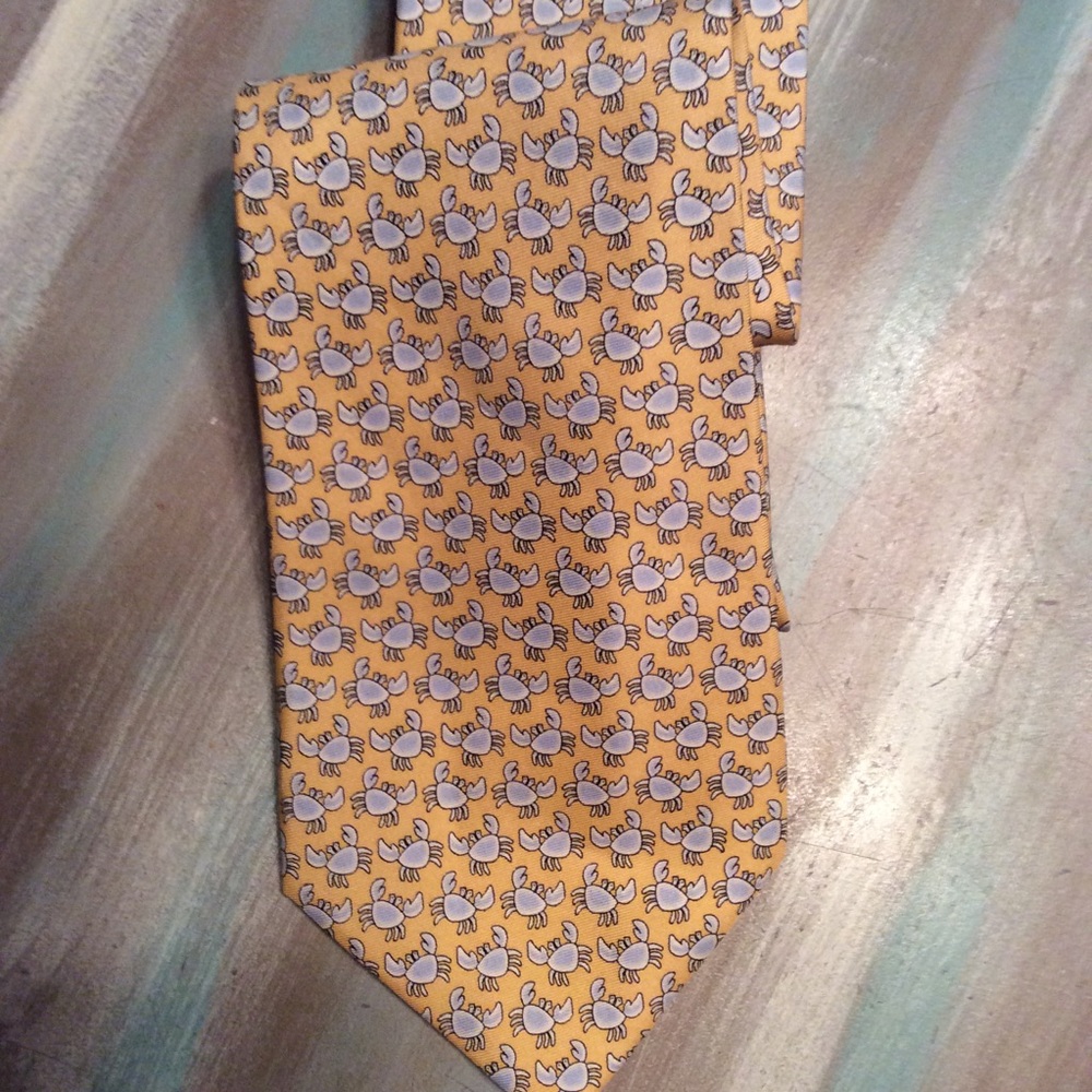 Crabby tie